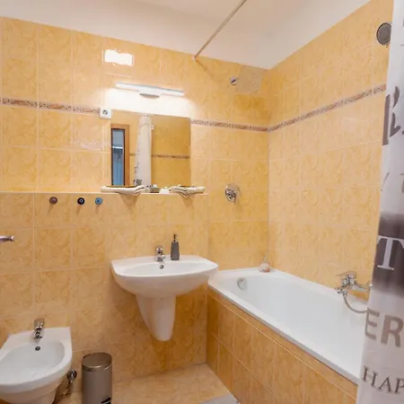 Courtyard By The Basilica Daire Budapeşte