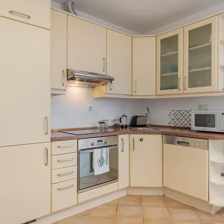 Courtyard By The Basilica Budapeşte